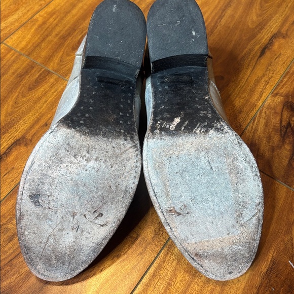 Freebird Leather “Sarah”
Shoe Booties in custom Silver Wash! - Picture 12 of 12